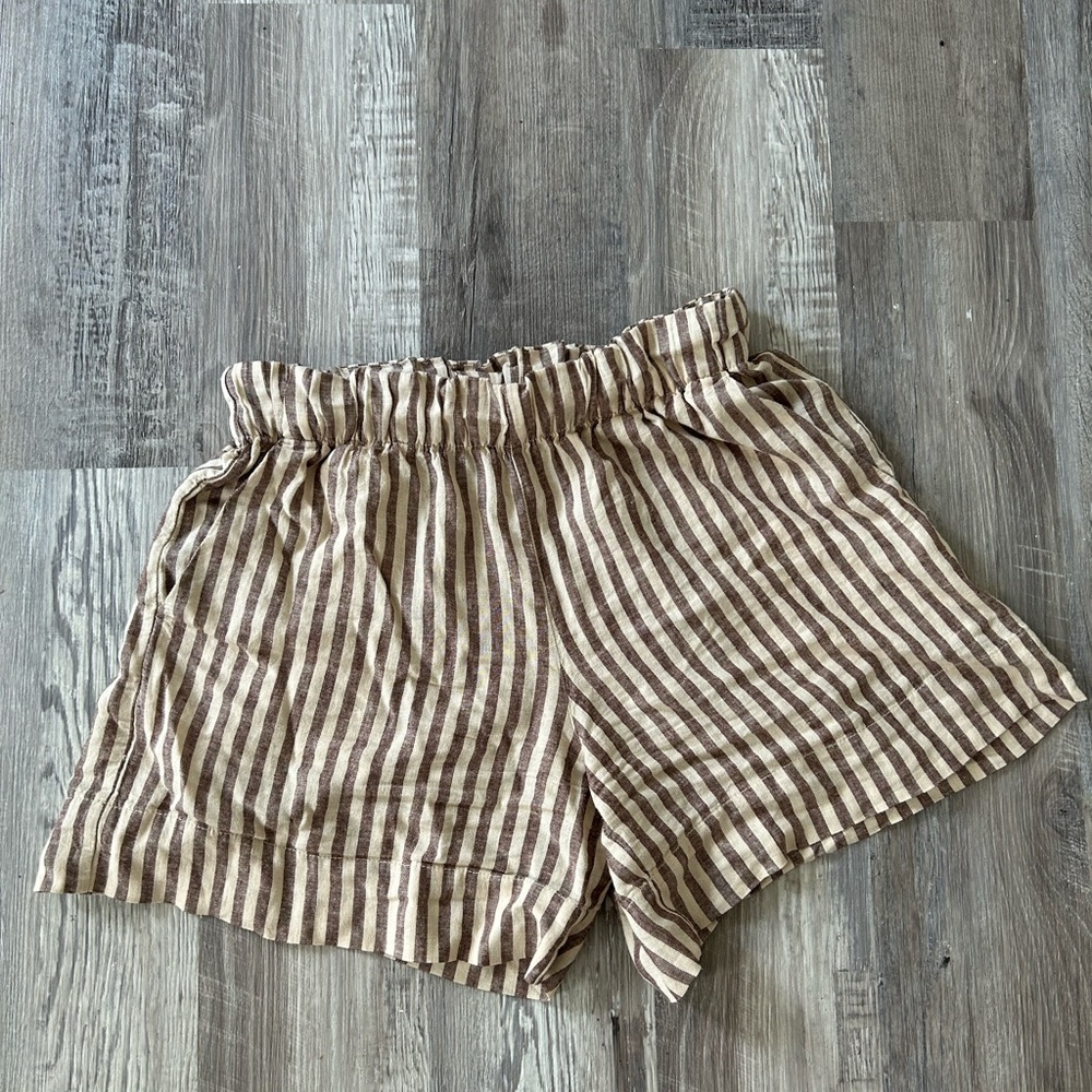 EUC GAP Linen Striped Shorts w Pockets